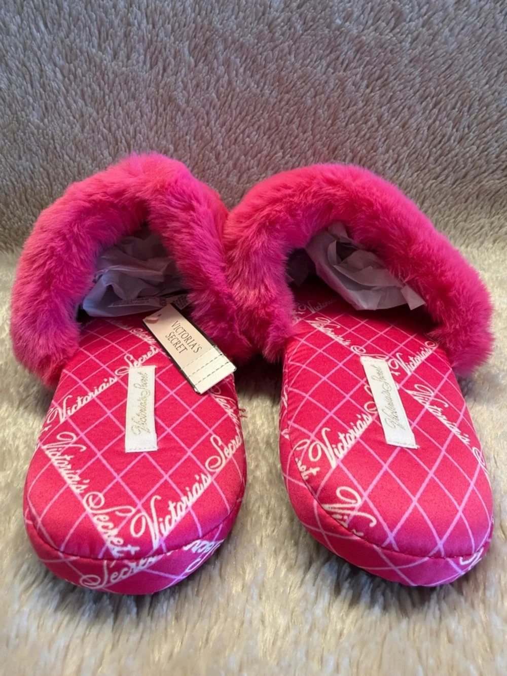 VICTORIA’S SECRET Faux Fur Trim Pink Fishnet Slippers - Picture 4 of 12